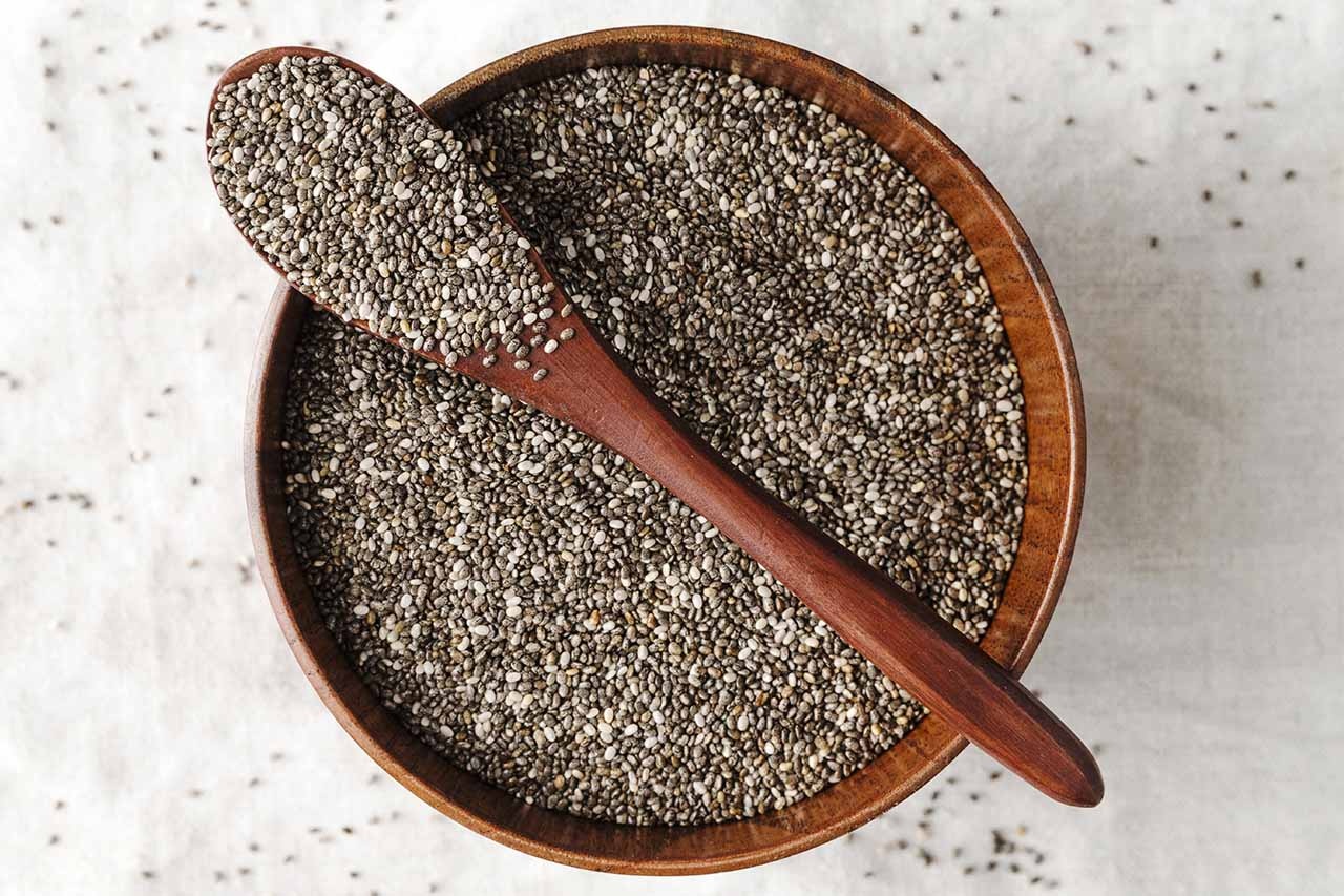 top-7-nhung-nguoi-khong-nen-an-hat-chia